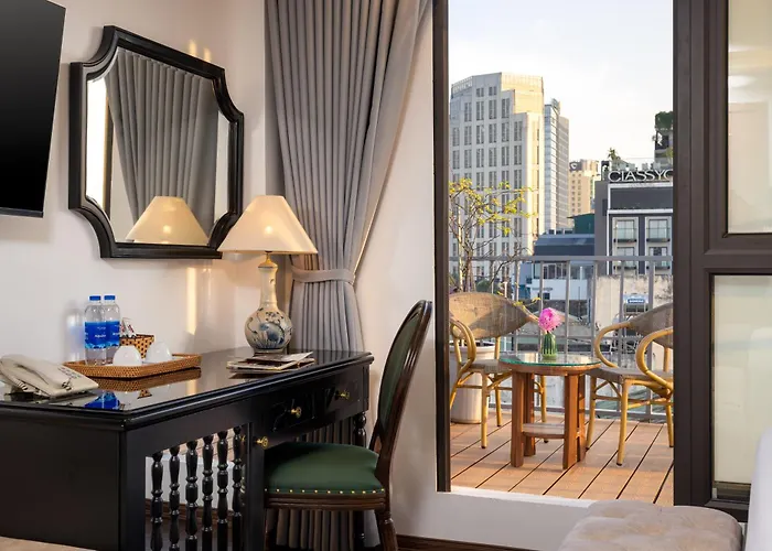 Golden Legend Palace Hotel & Travel